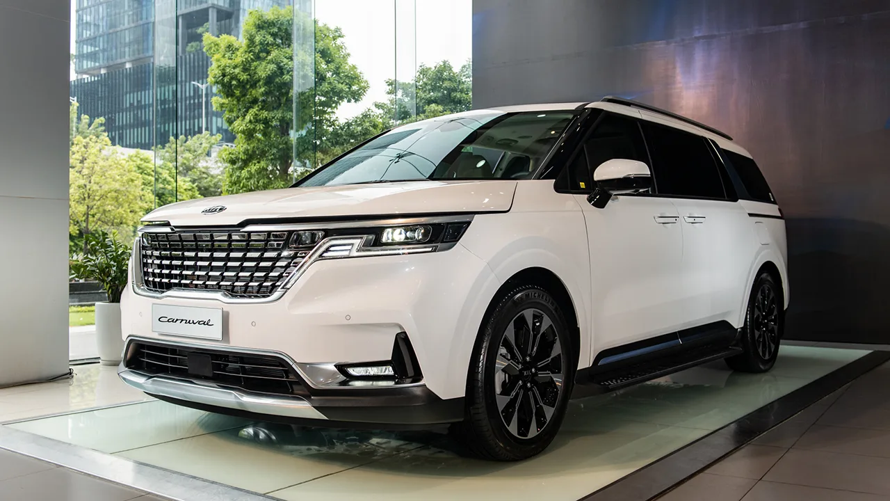 gia xe kia carnival 1