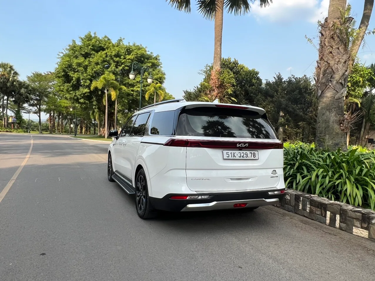Cho thuê xe Carnival, Sedona tại Phan Thiết, Mũi Né 2025 234 Hình ảnh xe Kia Carnival Sài Gòn cho thuê có tài