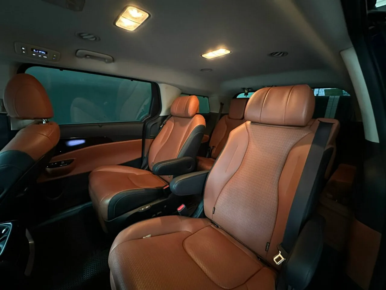 Cho thuê xe Carnival Kiên Giang 152 Hình ảnh nội thất xe Kia Carnival phiên bản Premium 7 ghế