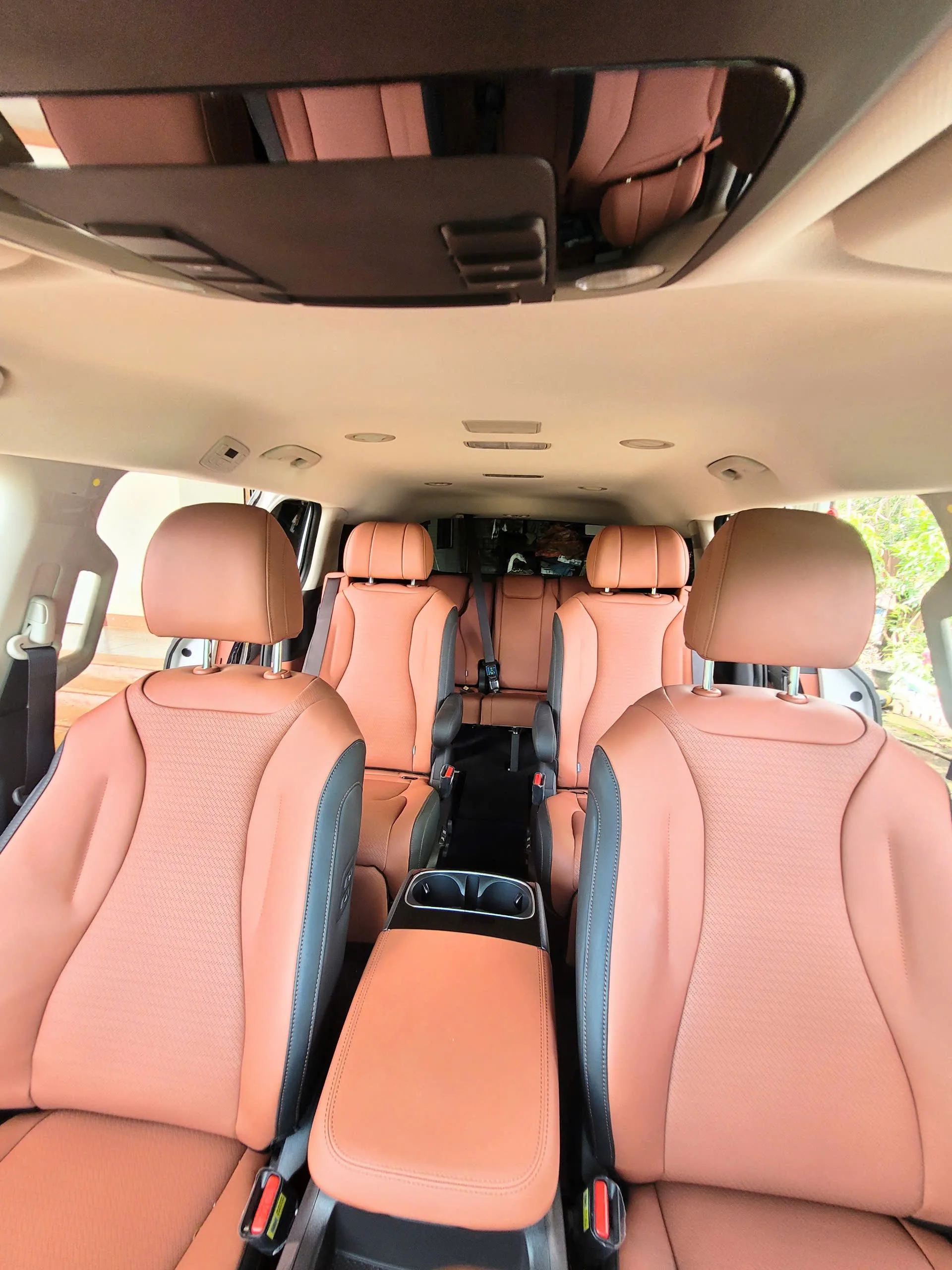 Cho thuê xe Carnival, Sedona tại Hà Nội, sân bay Nội Bài 138 Cho thue xe Carnival TPHCM 04