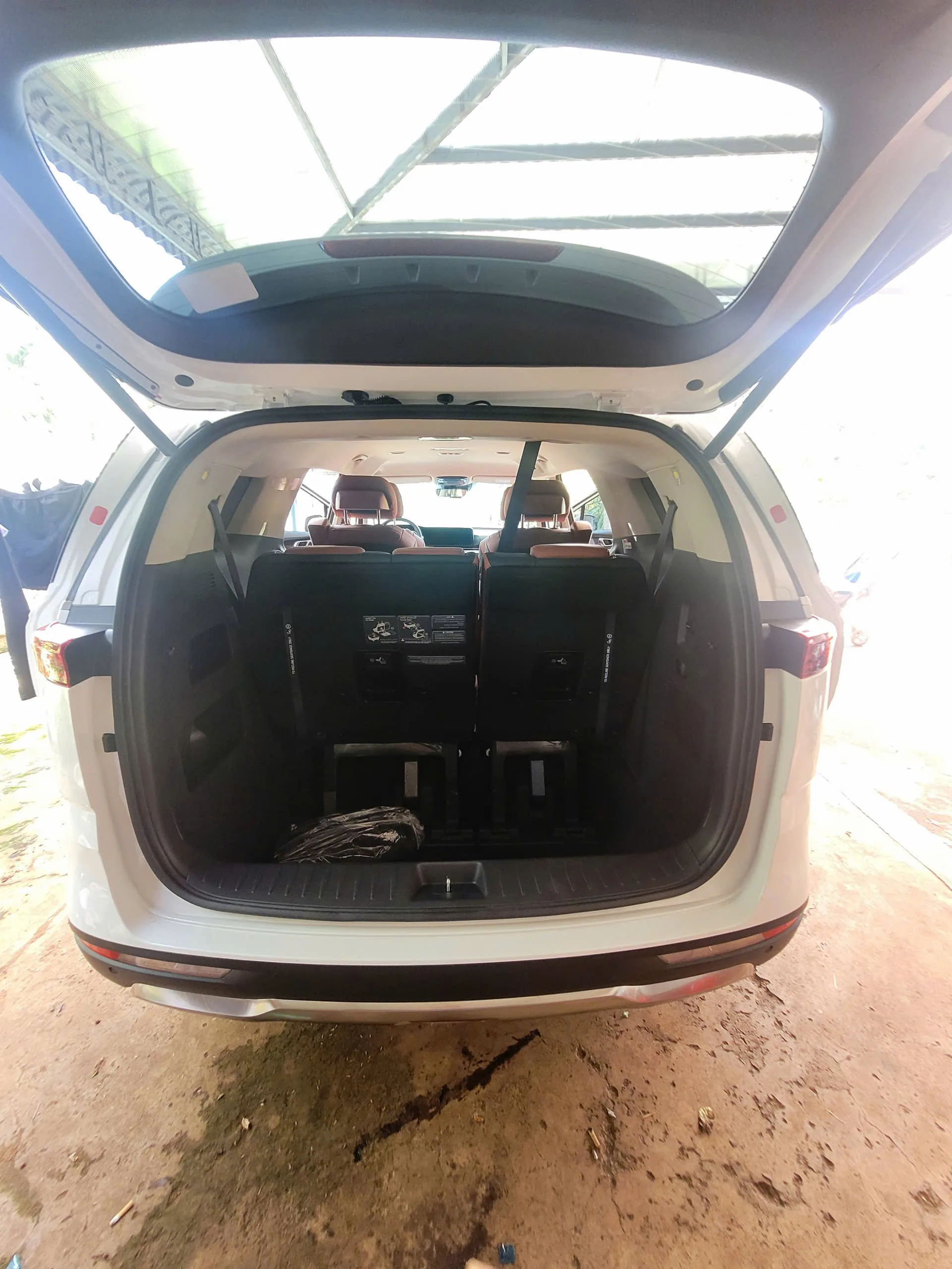 Cho thuê xe Carnival, Sedona tại Hà Nội, sân bay Nội Bài 142 Cho thue xe Carnival TPHCM 05