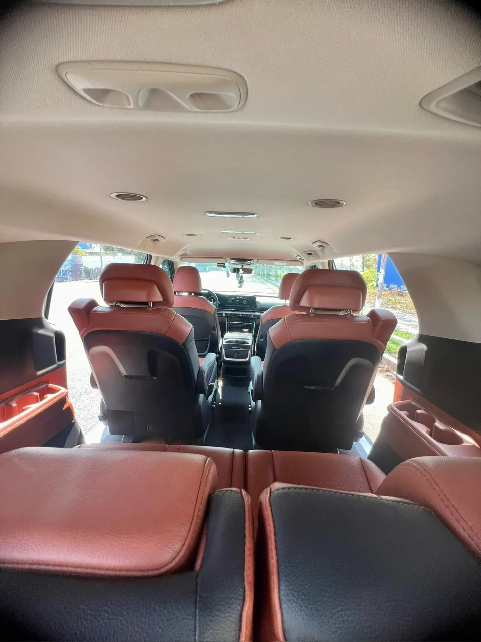 Cho thuê xe Carnival Long Xuyên 168 Cho thuê xe Kia Carnival bản Signature