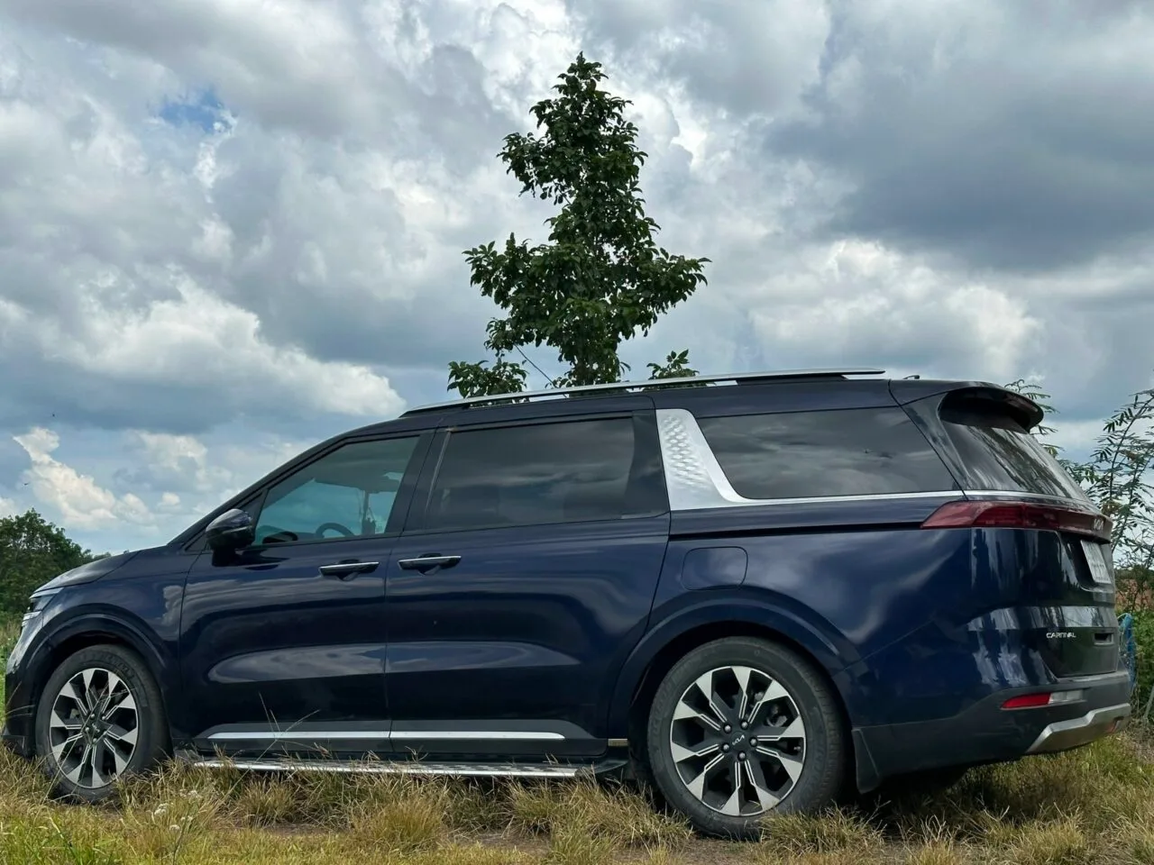 Giá thuê xe Carnival Sài Gòn đi Cà Mau 94 Hình ảnh nội thất xe Kia Carnival phiên bản Premium 7 ghế