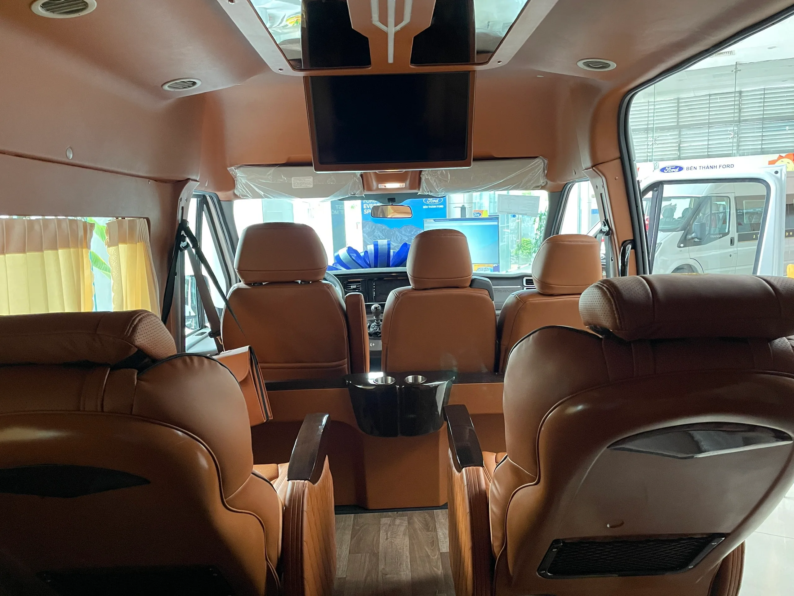 ford transit limousine 10 cho skybus cao cap 8